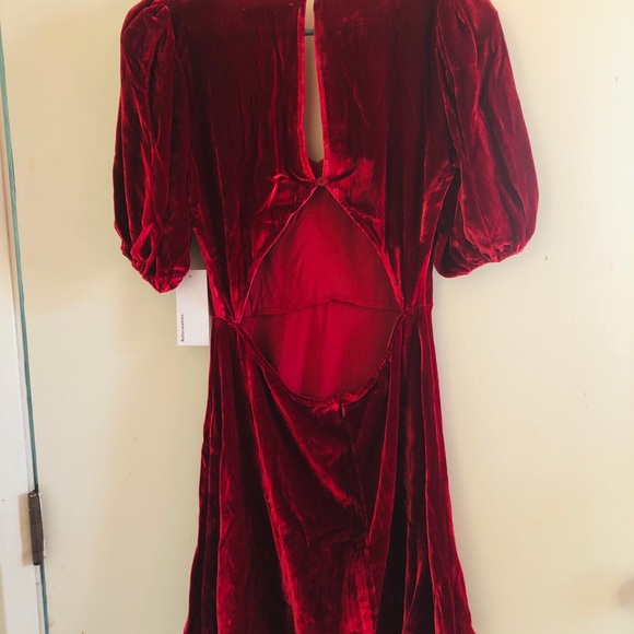 💥 SOLD ON Ⓜ️💥 Reformation Peri Dress NWT!! - Picture 10 of 10